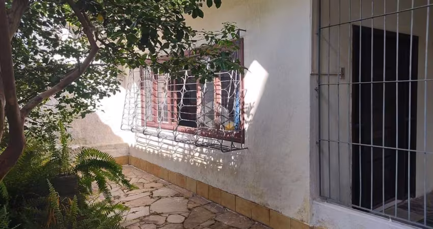 casa com 2 dormitorios proximo ao hospital Nossa Senhora das Graças, Clinica ou consultório