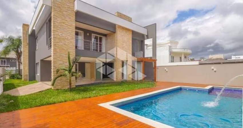 Casa Sobrado com 4 Dorm. Sendo 3 Suites com Piscina no Moinhos de Vento.