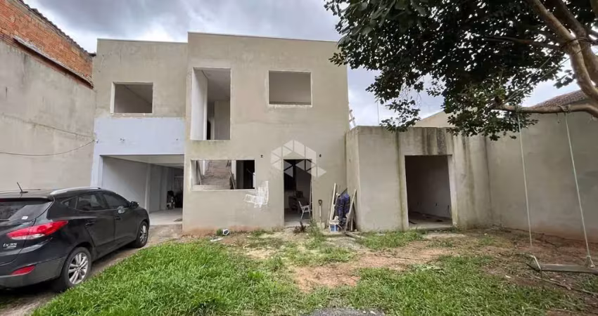 Casa sobrado com 4 dormitórios, 3 banheiros e com Piscina