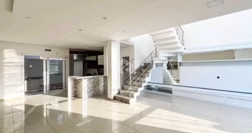 Sobrado semi mobiliado 113,72m² 03 dormitórios, 01 suíte, 02 vagas no Bairro Moinhos de Vento em Canoas