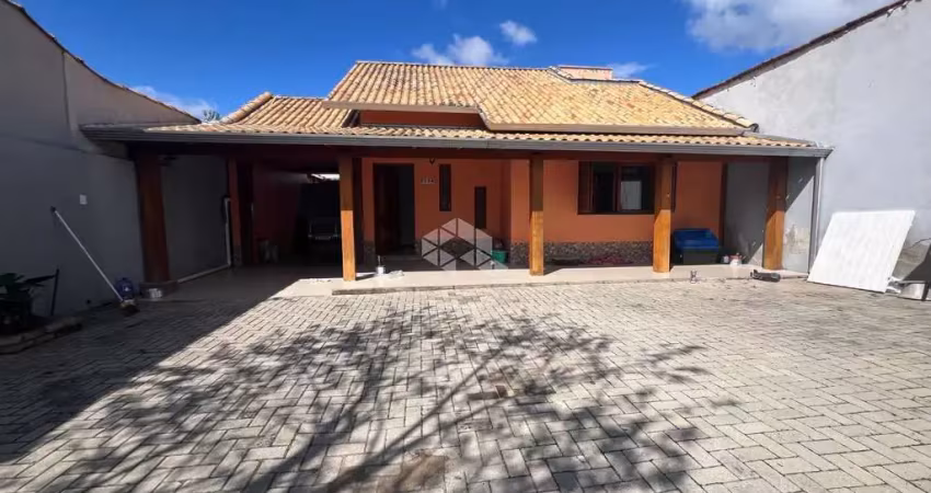 Casa com 4 quartos à venda na Rua Itália, 1004, Niterói, Canoas