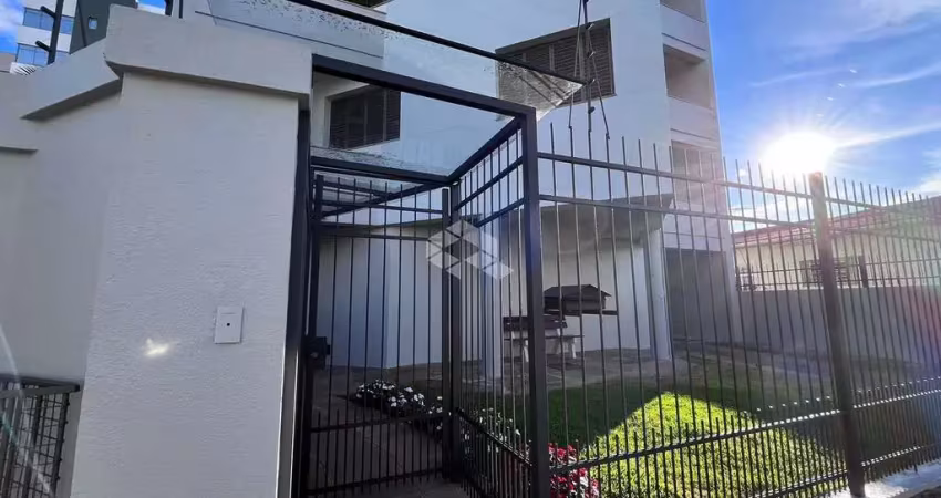 Apartamento com garagem e 2 dormitórios no centro de vacaria