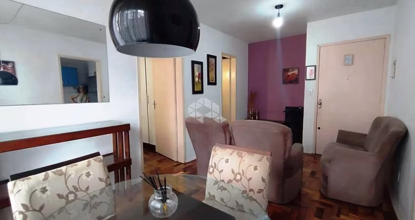 Apartamento térreo à venda, com garagem, Rua Carlos Estevão, Leopoldina, zona norte de Porto Alegre.