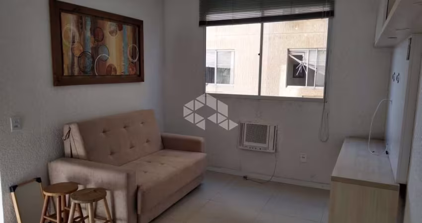 Apartamento à venda em condomínio fechado, com 2 quartos, garagem, portaria 24h, no Bairro Sarandi, POA/RS