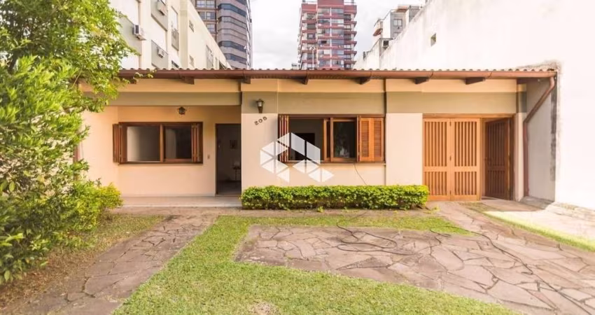 Casa comercial à venda na Pedro Ivo, bairro Mont Serrat.