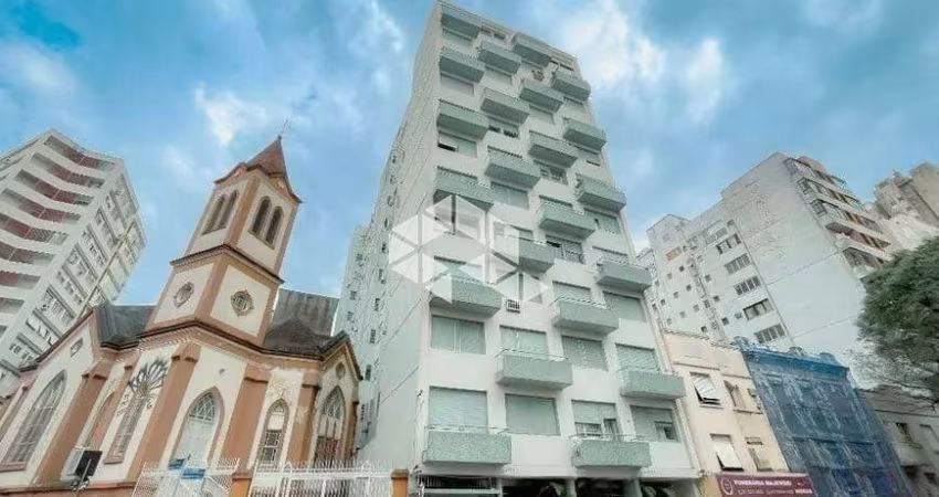Apartamento à venda com sacada e 2 quartos Praça Conde de Porto Alegre