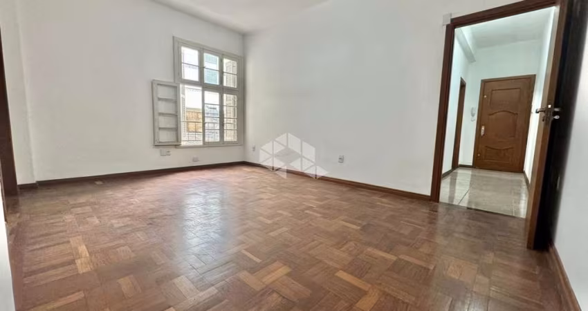 Apartamento à venda, 84 privativos, 3 quartos, elevador, ensolarado, centro de Porto Alegre/RS
