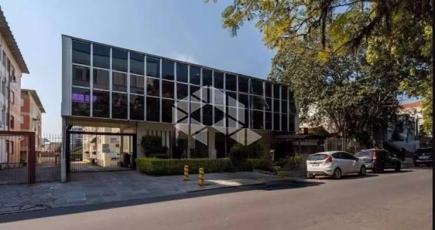 Apartamento com 86m² privativos, 2 quartos, 1 vaga coberta e escriturada, à venda no Bairro São João, Porto Alegre/RS