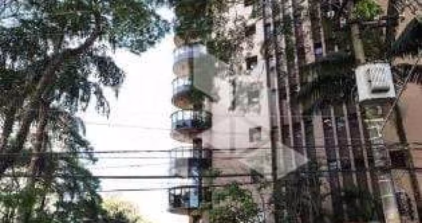 Apartamento com 4 suítes e closet, janelas com ventilação natural, salas amplas modernas, cozinha planejada, uma bela sala com lareira.