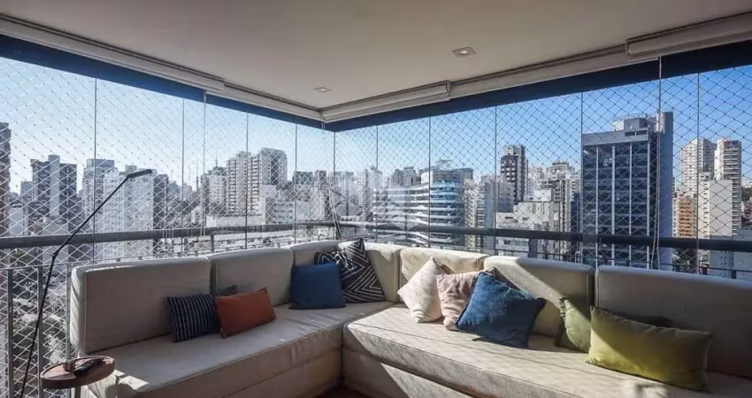 Belíssima cobertura duplex em pinheiros com vista permanente sol nascente e poente !