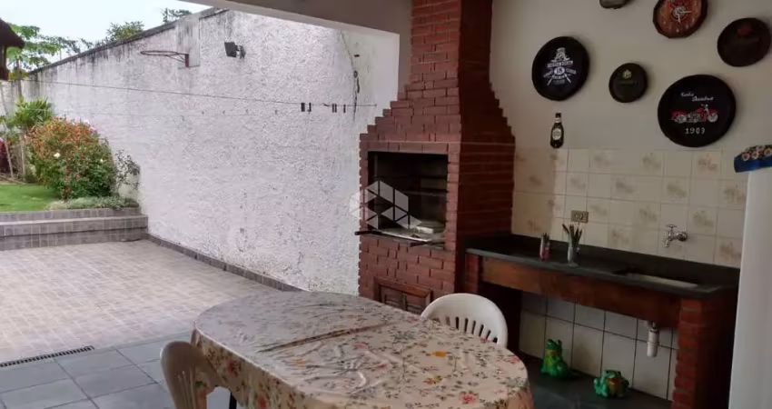 Casa em campo belo de 193m² com 3 dormitórios, 1 suíte e 2 vagas de garagem