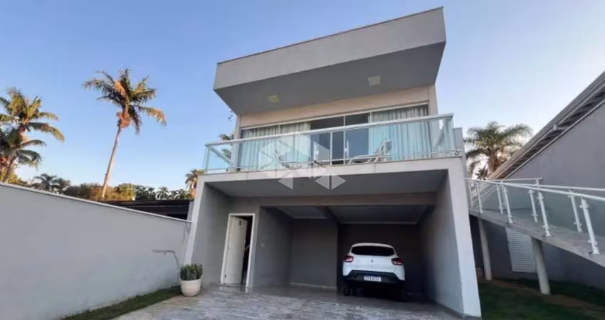 Linda casa, com 3 suítes, 220m² construídos, para vender por 1.200.000!