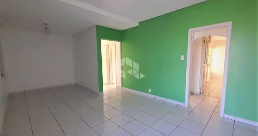 Apartamento 3 dormitórios, reformado , pátio e 1 vaga de garagem no bairro passo dareia.