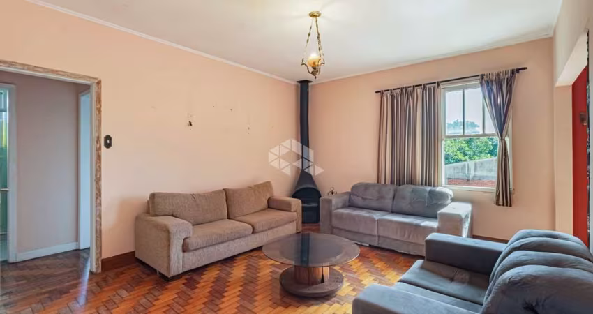 Apartamento de 3 Dormitorios no Bairro São Geraldo, Porto Alegre