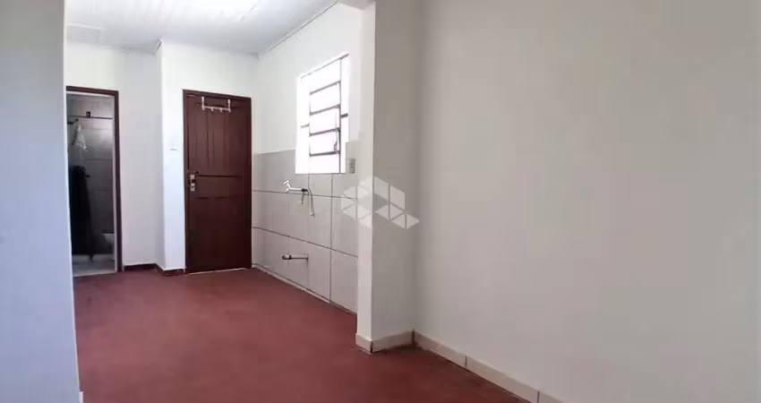 Casa com 4 dormitórios, pátio, 1 vaga de garagem no bairro jardim são pedro, em porto alegre.