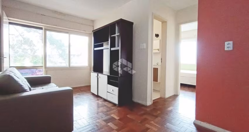 Apartamento com 1 dormitório, com sacada e vaga coberta no bairro Santa Maria Goretti, em Porto Alegre