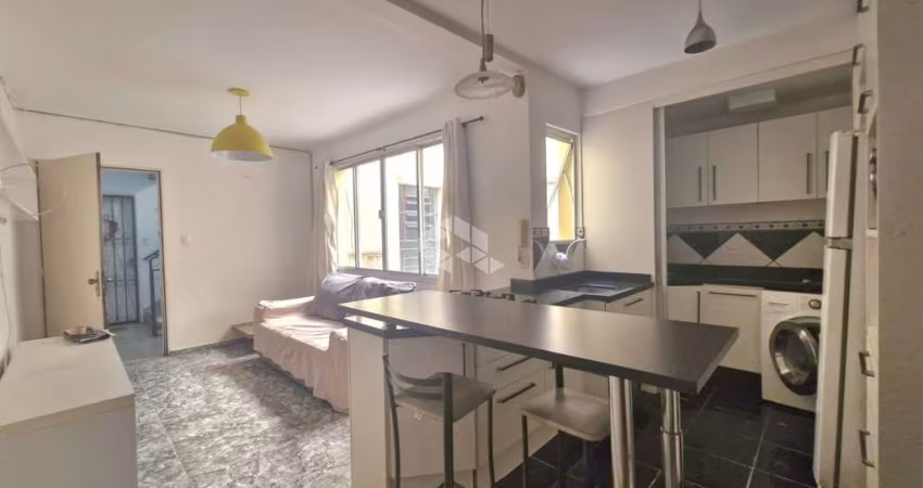 Apartamento 1 dormitório, mobiliado, reformado no bairro Navegantes, em Porto Alegre.