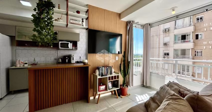 Apartamento de 2 dormitórios e 1 vaga de garagem, no bairro Humaitá, em Porto Alegre.