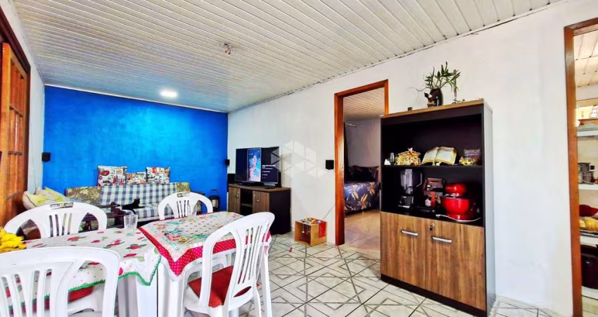 Casa com 4 dormitórios no bairro Farrapos em Porto Alegre.