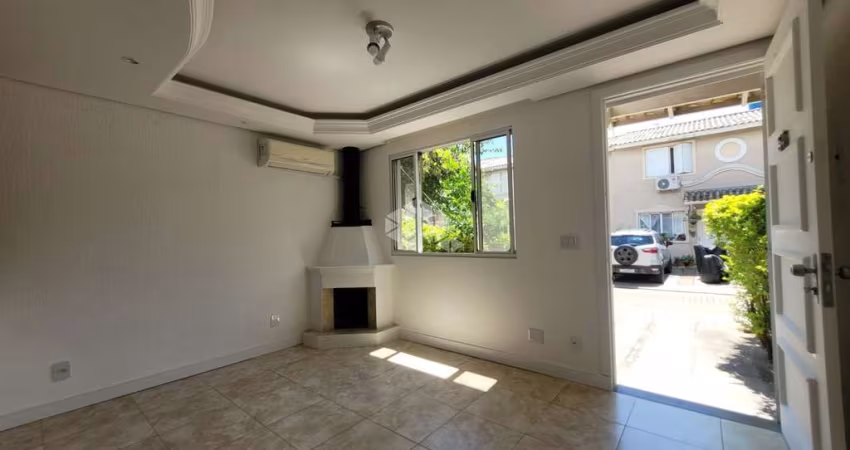 Casa em Condominio com 3 dormitórios e 1 vaga de garagem no Bairro Humaita, Em Porto Alegre