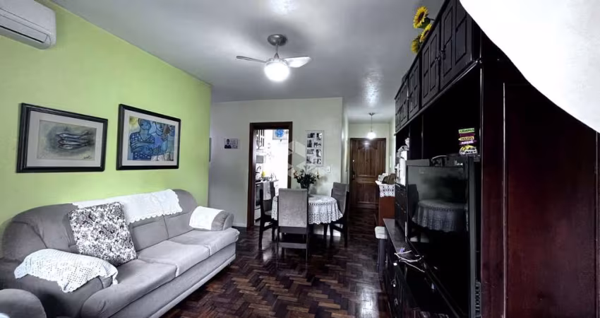 Apartamento com 3 dormitórios,  no bairro  Passo da Areia, em Porto Alegre.