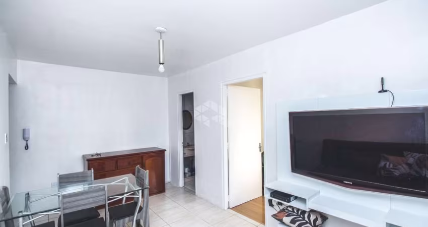 Apartamento 1 dormitório, reformado, elevador, Bairro Humaitá,  em Porto Alegre. Aceita financiamento, FGTS e Programa Minha Casa Minha Vida*