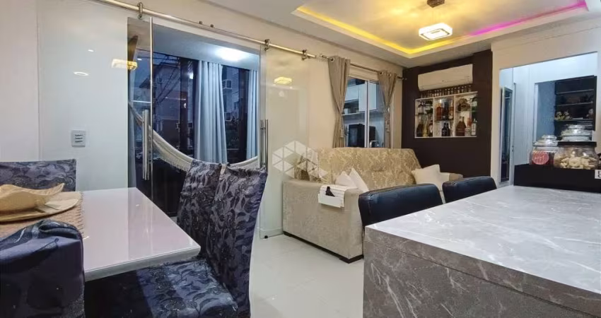 Apartamento 2 dormitórios, sacada com churrasqueira, 1 vaga no Bairro Humaita. em Porto Alegre