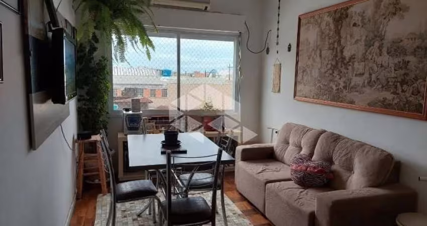 Apartamento de 2 dormitórios, no bairro Navegantes, em Porto Alegre.