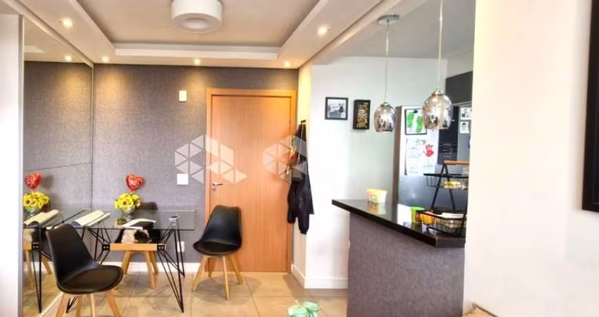 Apartamento de 2 dormitórios, elevador, infraestrutura completa de condomínio com churrasqueira e 1 vaga de garagem no bairro Humaitá, em Porto Alegre