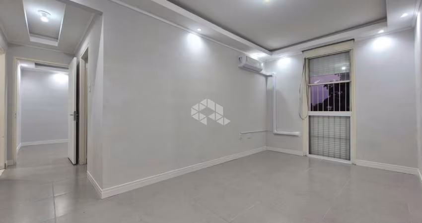 Apartamento de 2 dormitórios e 1 vaga de garagem, no bairro Humaitá, em Porto Alegre.