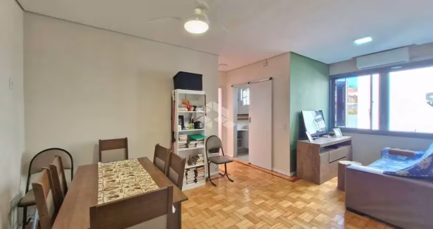 Apartamento de 2 dormitórios, reformado, semimobiliado, no bairro farroupilha, em porto alegre.
