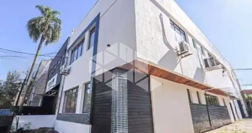 Prédio comercial, no bairro navegantes, em porto alegre.