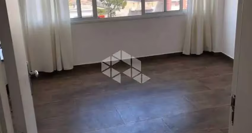 Apartamento de 2 dormitórios e 1 vaga de garagem, no bairro azenha, em porto alegre.
