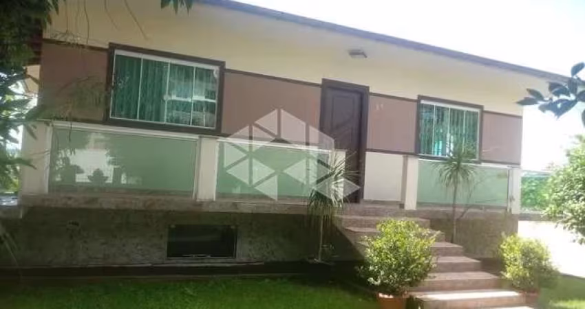 CASA COM 03 QUARTOS/DORMITÓRIOS - FORQUILHAS - SÃO JOSÉ - SC