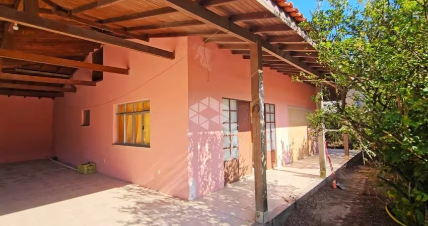 CASA COM 2 DORMITÓRIOS NO BAIRRO RIBEIRÃO DA ILHA - FLORIANÓPOLIS/SC