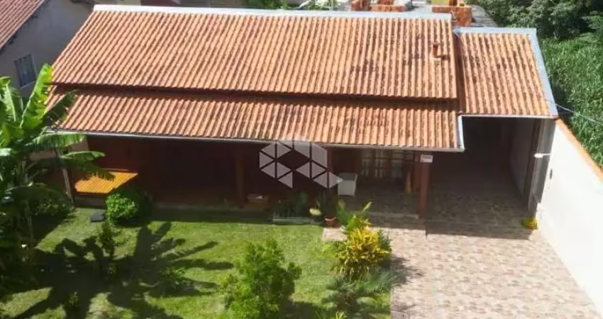 CASA 2 DORMITÓRIOS NO BAIRRO SANTINHO - FLORIANÓPOLIS/SC
