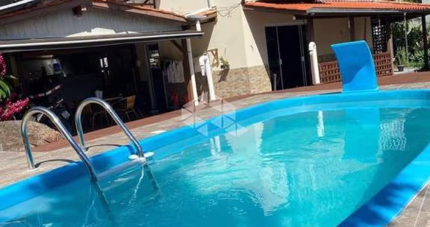 CASA 2 PAVIMENTOS 4 DORMITÓRIOS RIBEIRÃO DA ILHA FLORIANÓPOLIS - SC