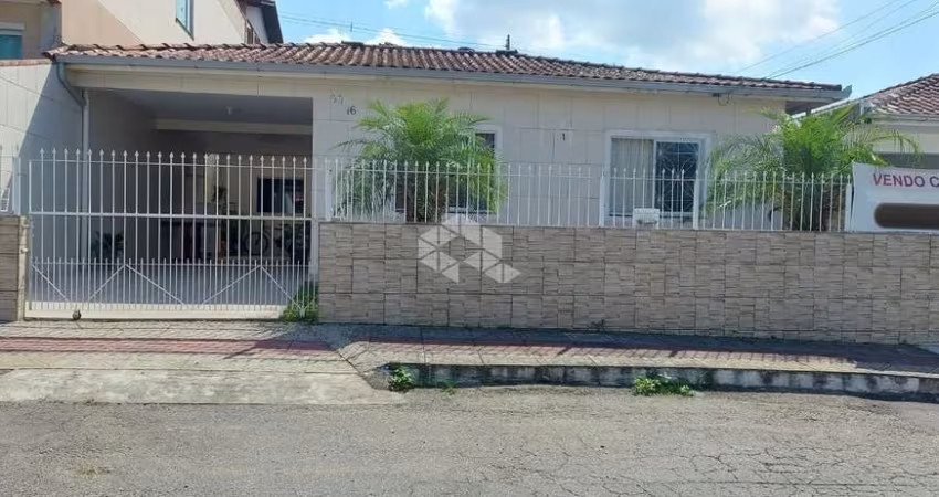 2 CASAS 4 QUARTOS EM FORQUILHAS,  SÃO JOSÉ/SC