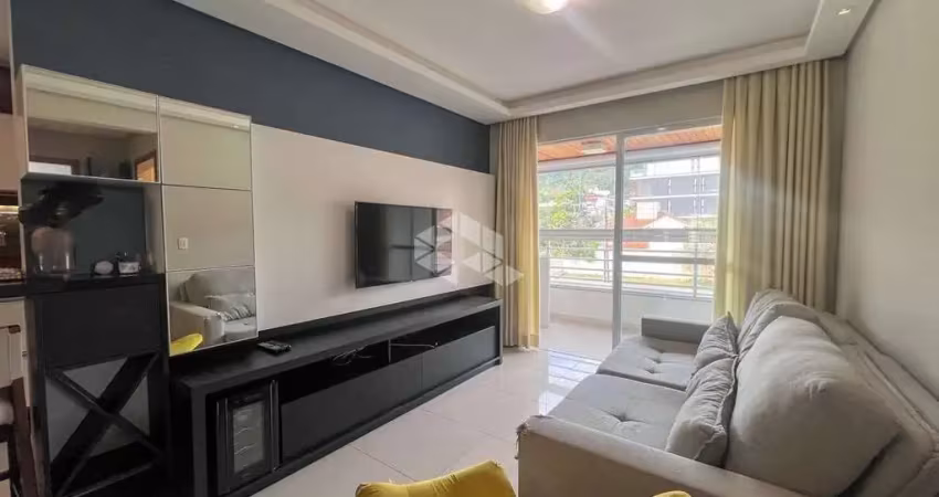 Apartamento de 2 dormitórios mobiliado no joão paulo.