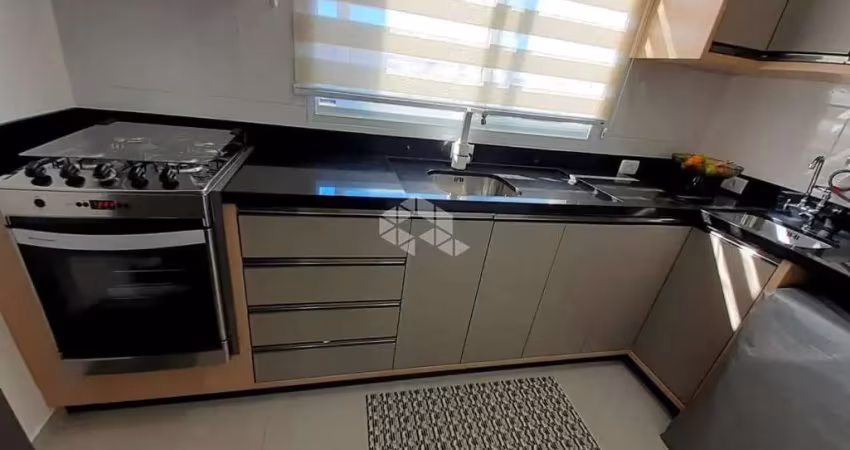 Apartamento no centro dos ingleses com 2 dormitórios sendo 1 suíte.