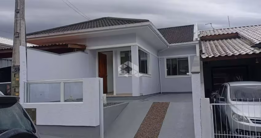 Casa com 2 quartos à venda na Rua Saudeli Duarte, 459, Bela Vista, Palhoça