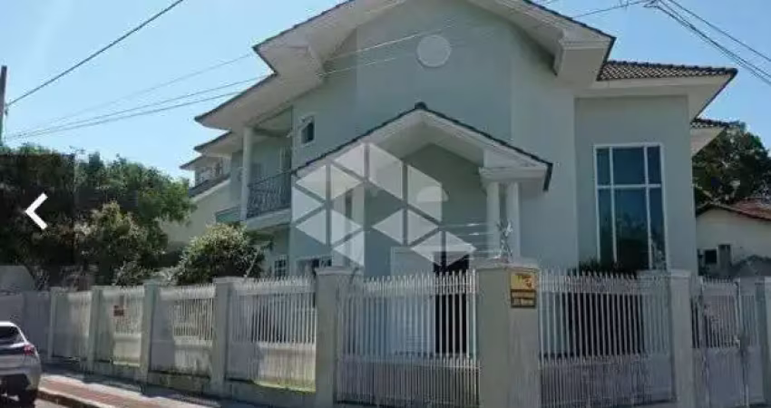 Casa com 3 quartos à venda na Rua Toscánia, 238, Pagani, Palhoça