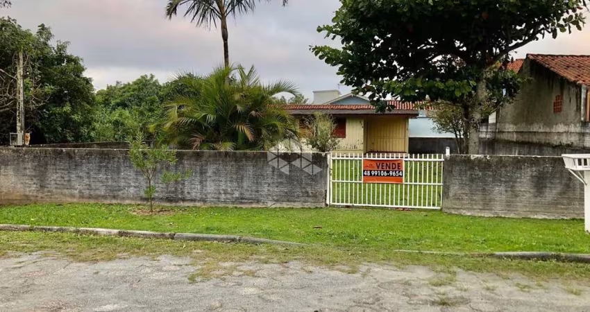 Terreno com 360m2 na Praia de Daniela em Florianópolis