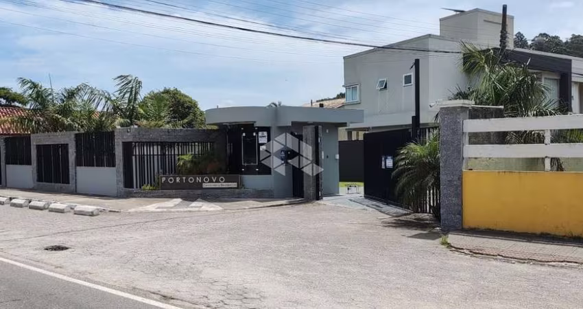 Terreno plano de 369m² com matrícula e em condomínio fechado.