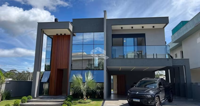 Casa 4 dormitórios sendo 3 suítes Condomínio Ilha do Francês