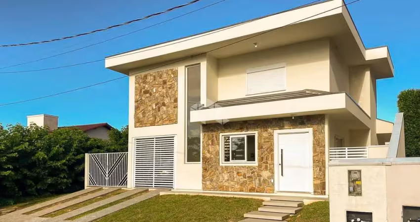 Casa em condomínio fechado com 03 suítes nos ingleses