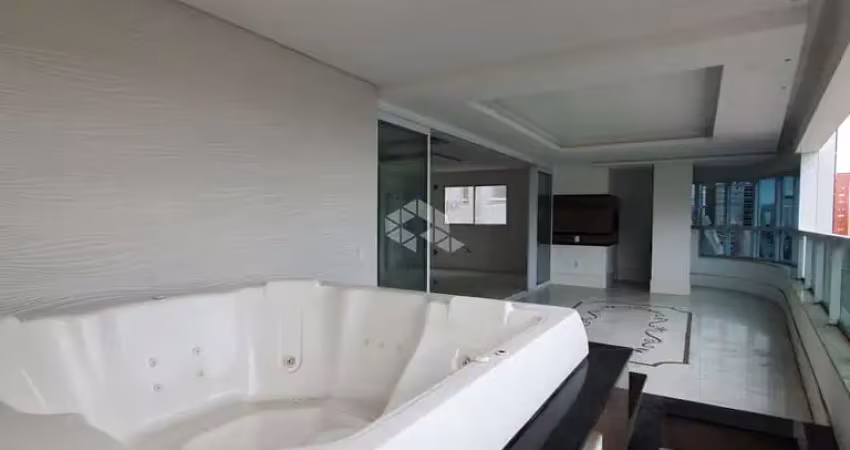 Apartamento de luxo pronto para morar a poucos metros do mar no edifício murano em meia praia, itapema