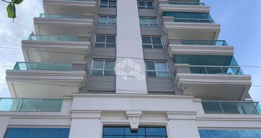 Apartamento novo a venda Meia Praia