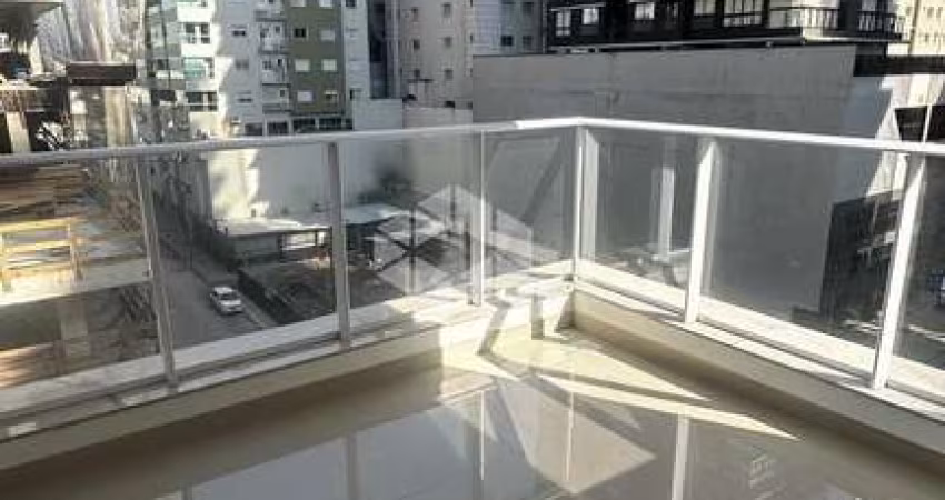 Apartamento diferenciado na Meia Praia em Itapema com 3 suítes e 3 vagas de garagem