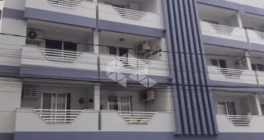 Apartamento 3 quartos com 1 suíte Meia Praia mobiliado  a 200 m do mar.